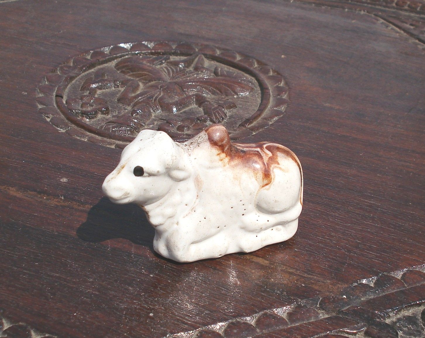 #POAN24 Mini Porcelain Cow