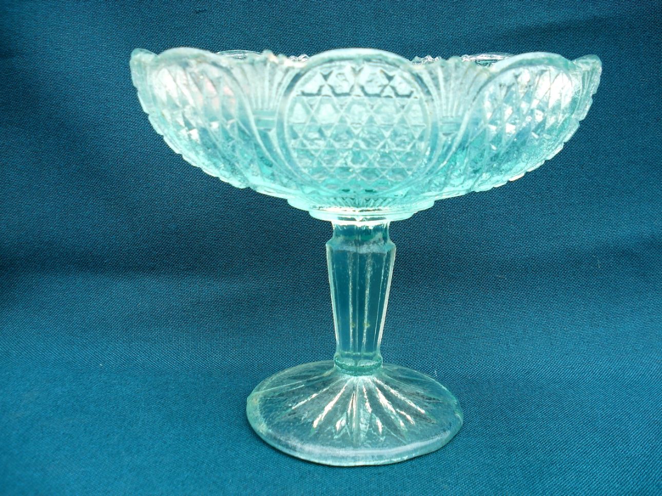 #GLBO08 Pressed Glass Stemmed Bowl - Image 2
