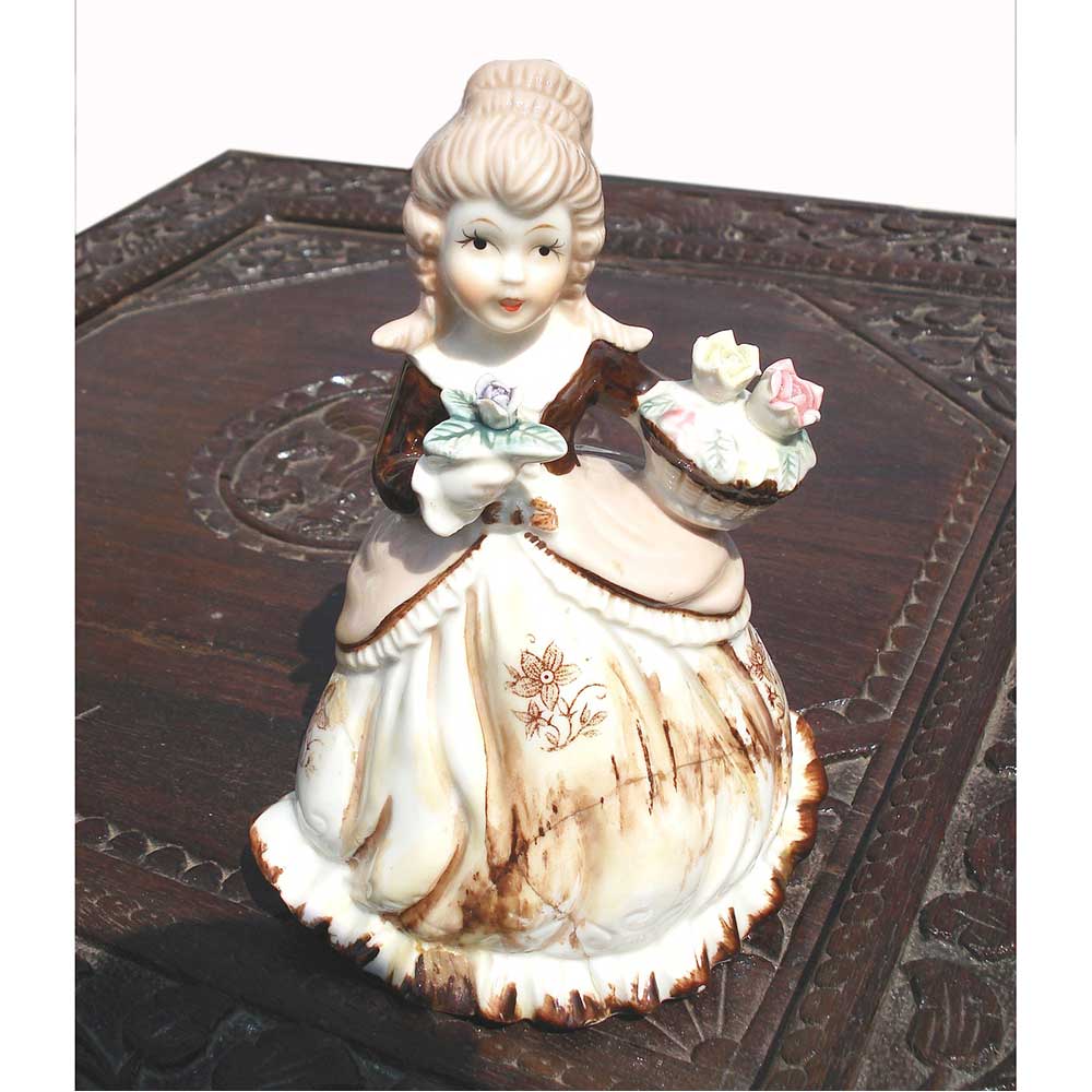 #POHU-21 A Girl Holding Flowers